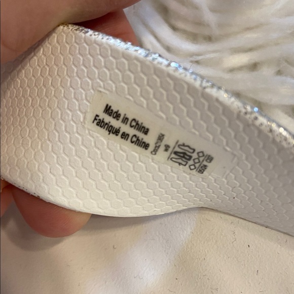 CROCS Women's Glittery Silver Sandals size 9 BNWOT see all photos - Picture 9 of 11
